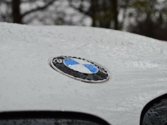 Белый БМВ Х5, объемом двигателя 3 л и пробегом 117 тыс. км за 56000 $, фото 2 на Automoto.ua