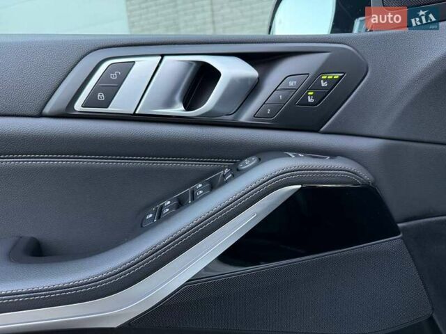 Белый БМВ Х5, объемом двигателя 3 л и пробегом 130 тыс. км за 58700 $, фото 52 на Automoto.ua