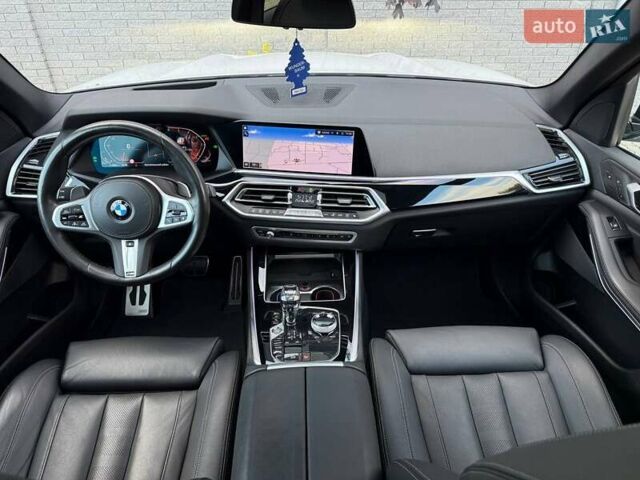 Белый БМВ Х5, объемом двигателя 3 л и пробегом 130 тыс. км за 58700 $, фото 61 на Automoto.ua