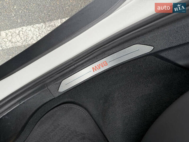 Белый БМВ Х5, объемом двигателя 2 л и пробегом 68 тыс. км за 56500 $, фото 22 на Automoto.ua