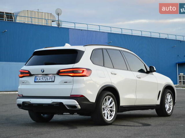 Белый БМВ Х5, объемом двигателя 3 л и пробегом 117 тыс. км за 61999 $, фото 9 на Automoto.ua