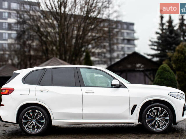 Белый БМВ Х5, объемом двигателя 4.4 л и пробегом 118 тыс. км за 57000 $, фото 3 на Automoto.ua