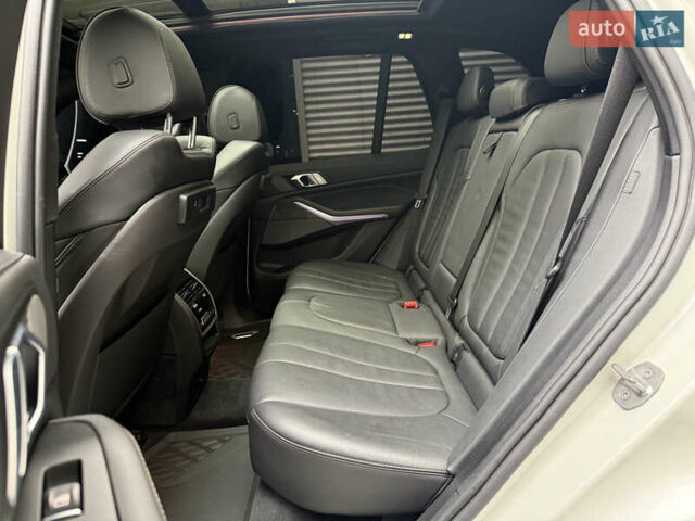 Белый БМВ Х5, объемом двигателя 3 л и пробегом 63 тыс. км за 45000 $, фото 10 на Automoto.ua