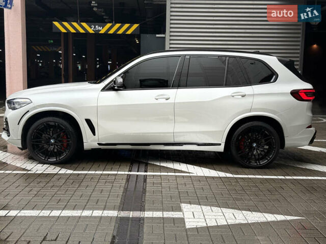 Белый БМВ Х5, объемом двигателя 3 л и пробегом 63 тыс. км за 45000 $, фото 3 на Automoto.ua