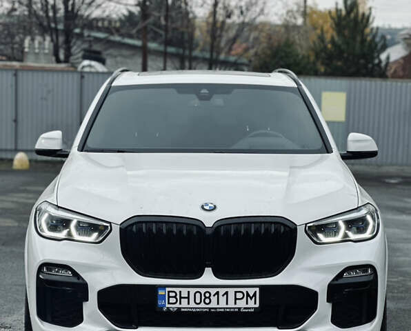 Белый БМВ Х5, объемом двигателя 3 л и пробегом 20 тыс. км за 68500 $, фото 2 на Automoto.ua