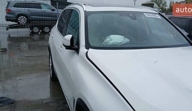 Білий БМВ Х5, об'ємом двигуна 3 л та пробігом 120 тис. км за 29500 $, фото 6 на Automoto.ua