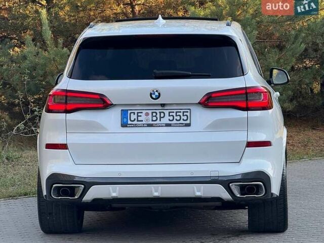Белый БМВ Х5, объемом двигателя 3 л и пробегом 130 тыс. км за 58700 $, фото 37 на Automoto.ua