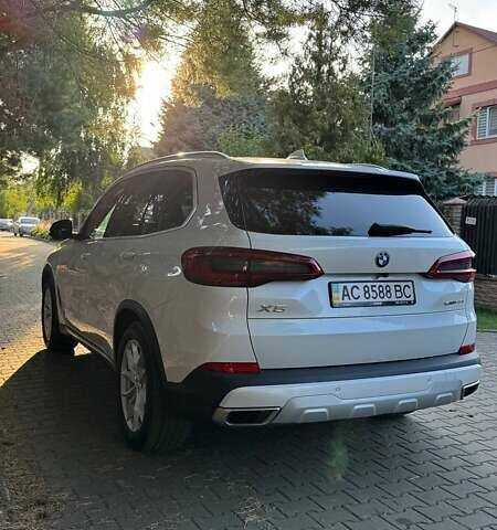Белый БМВ Х5, объемом двигателя 3 л и пробегом 59 тыс. км за 46000 $, фото 7 на Automoto.ua