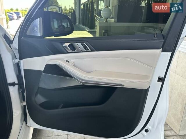 Білий БМВ Х5, об'ємом двигуна 3 л та пробігом 74 тис. км за 52900 $, фото 20 на Automoto.ua