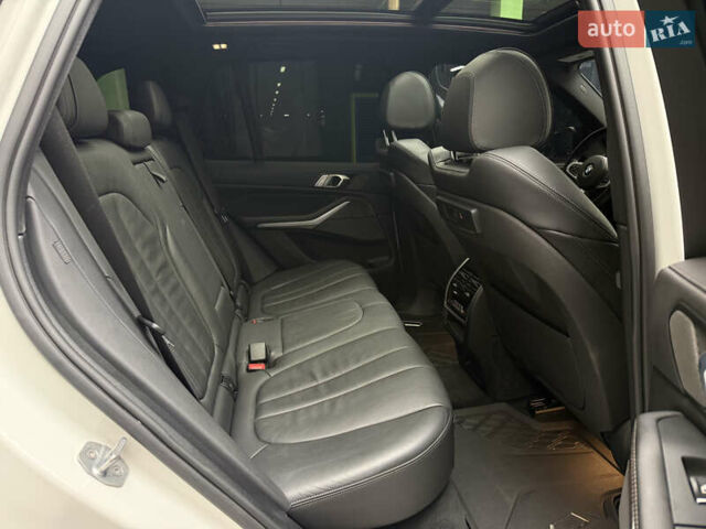 Белый БМВ Х5, объемом двигателя 3 л и пробегом 63 тыс. км за 45000 $, фото 11 на Automoto.ua