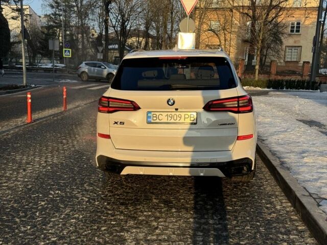 Белый БМВ Х5, объемом двигателя 3 л и пробегом 69 тыс. км за 60000 $, фото 3 на Automoto.ua