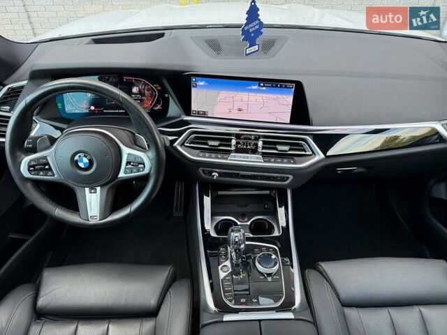 Белый БМВ Х5, объемом двигателя 3 л и пробегом 130 тыс. км за 58700 $, фото 59 на Automoto.ua