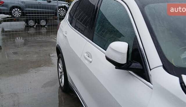 Білий БМВ Х5, об'ємом двигуна 3 л та пробігом 120 тис. км за 29500 $, фото 7 на Automoto.ua