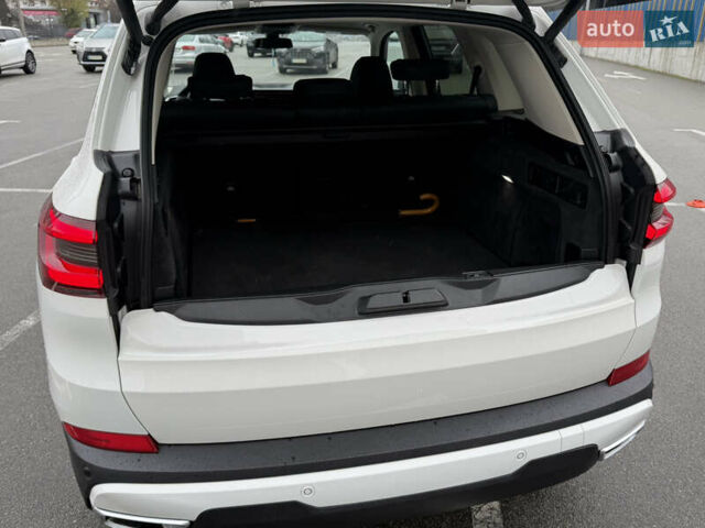 Белый БМВ Х5, объемом двигателя 2 л и пробегом 68 тыс. км за 56500 $, фото 30 на Automoto.ua