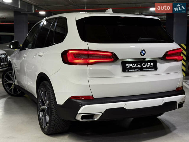 Білий БМВ Х5, об'ємом двигуна 2 л та пробігом 68 тис. км за 54500 $, фото 11 на Automoto.ua