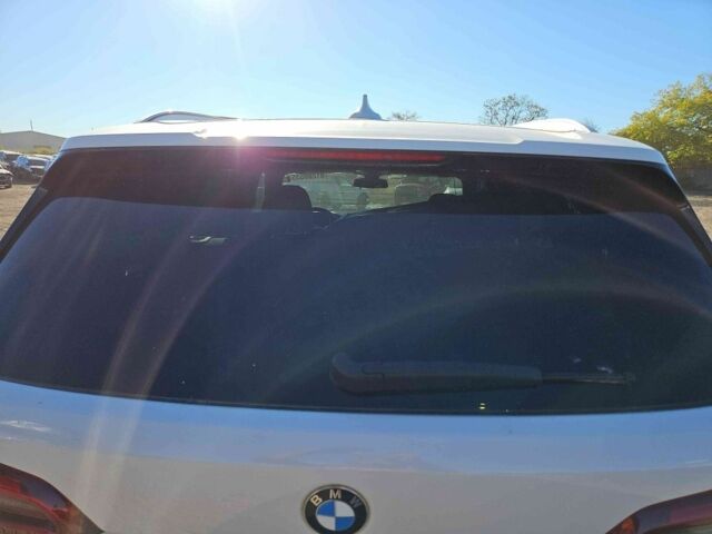 Белый БМВ Х5, объемом двигателя 3 л и пробегом 225 тыс. км за 43000 $, фото 13 на Automoto.ua