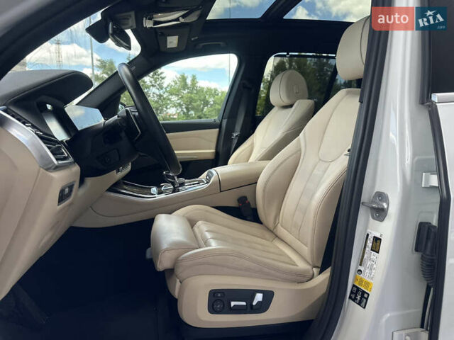 Белый БМВ Х5, объемом двигателя 3 л и пробегом 51 тыс. км за 49800 $, фото 51 на Automoto.ua