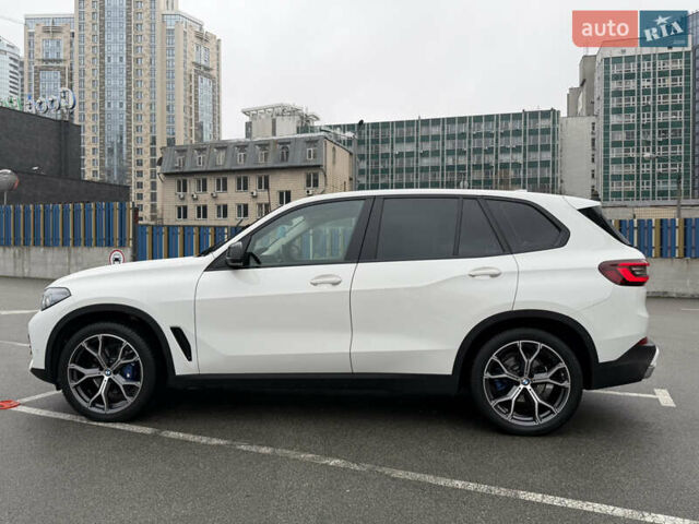 Белый БМВ Х5, объемом двигателя 2 л и пробегом 68 тыс. км за 56500 $, фото 46 на Automoto.ua