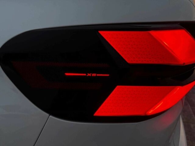 Білий БМВ Х5, об'ємом двигуна 2 л та пробігом 67 тис. км за 31000 $, фото 22 на Automoto.ua