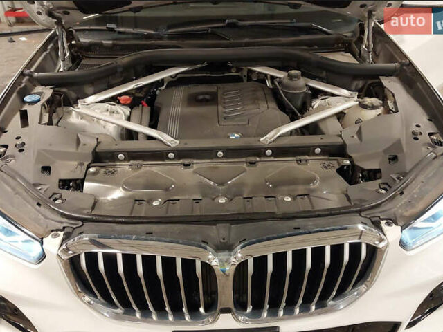Белый БМВ Х5, объемом двигателя 3 л и пробегом 96 тыс. км за 46799 $, фото 10 на Automoto.ua