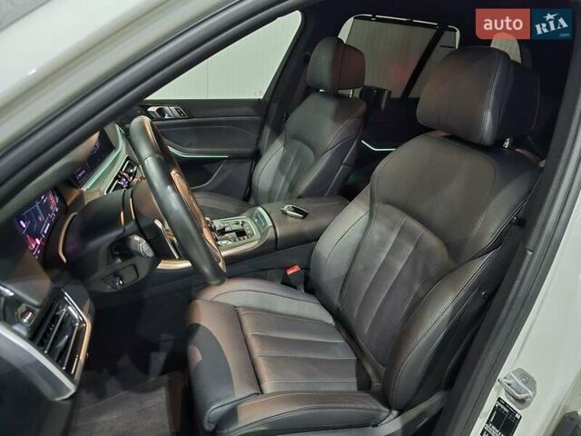 Белый БМВ Х5, объемом двигателя 3 л и пробегом 87 тыс. км за 64555 $, фото 28 на Automoto.ua