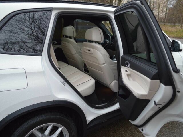 Белый БМВ Х5, объемом двигателя 3 л и пробегом 117 тыс. км за 56000 $, фото 21 на Automoto.ua