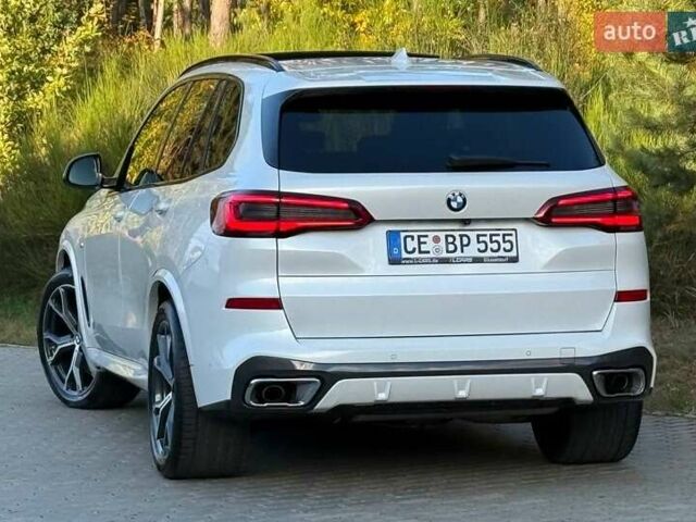 Белый БМВ Х5, объемом двигателя 3 л и пробегом 130 тыс. км за 58700 $, фото 28 на Automoto.ua