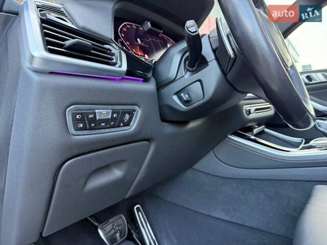 Белый БМВ Х5, объемом двигателя 3 л и пробегом 130 тыс. км за 58700 $, фото 51 на Automoto.ua