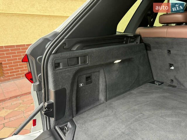 Білий БМВ Х5, об'ємом двигуна 3 л та пробігом 124 тис. км за 53900 $, фото 39 на Automoto.ua