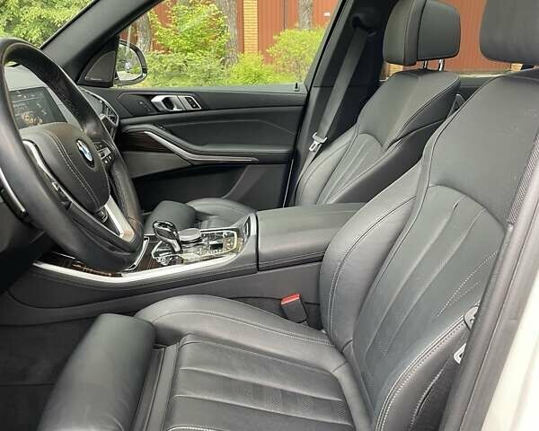 Белый БМВ Х5, объемом двигателя 3 л и пробегом 53 тыс. км за 64500 $, фото 14 на Automoto.ua