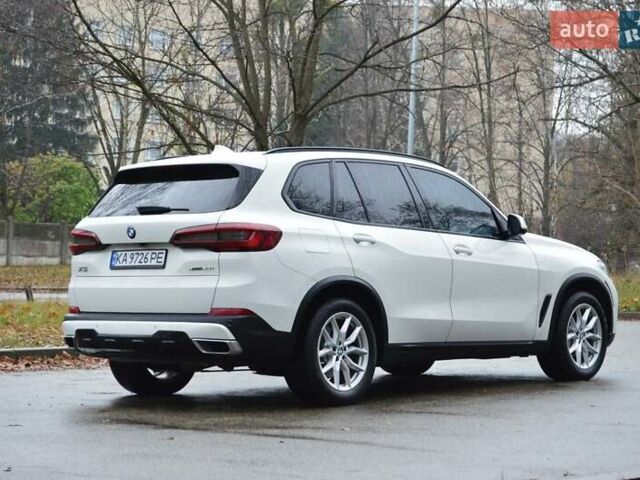 Белый БМВ Х5, объемом двигателя 3 л и пробегом 117 тыс. км за 56000 $, фото 5 на Automoto.ua