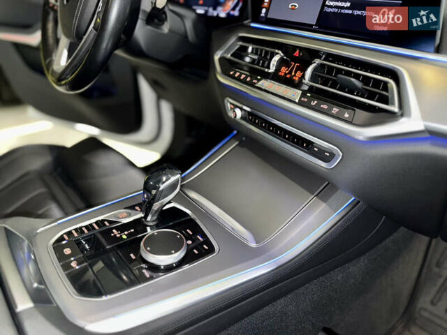 Білий БМВ Х5, об'ємом двигуна 2 л та пробігом 68 тис. км за 54500 $, фото 39 на Automoto.ua
