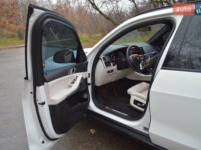 Белый БМВ Х5, объемом двигателя 3 л и пробегом 117 тыс. км за 56000 $, фото 11 на Automoto.ua