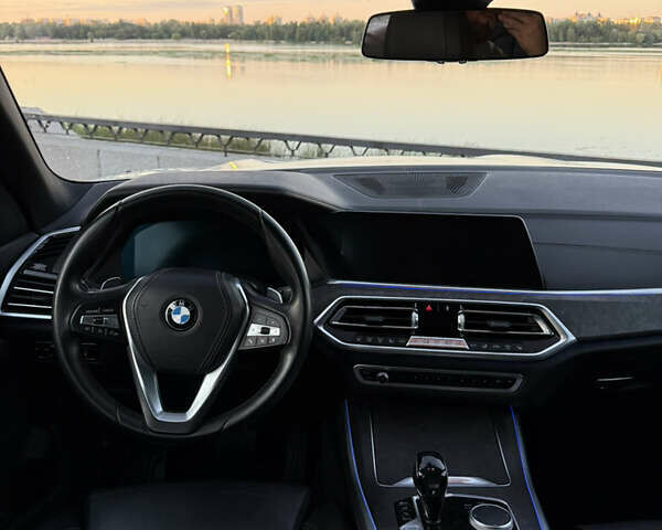 Белый БМВ Х5, объемом двигателя 3 л и пробегом 65 тыс. км за 49800 $, фото 13 на Automoto.ua