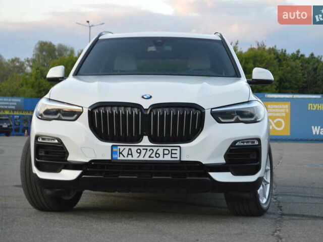 Белый БМВ Х5, объемом двигателя 3 л и пробегом 117 тыс. км за 61999 $, фото 4 на Automoto.ua