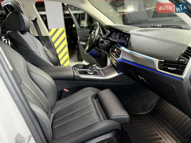 Білий БМВ Х5, об'ємом двигуна 2 л та пробігом 68 тис. км за 54500 $, фото 35 на Automoto.ua