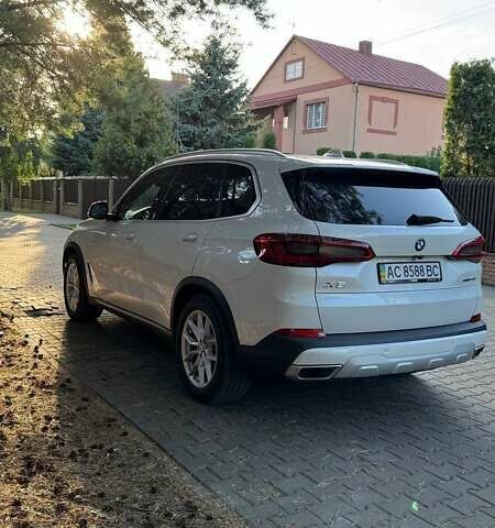 Белый БМВ Х5, объемом двигателя 3 л и пробегом 56 тыс. км за 42000 $, фото 13 на Automoto.ua