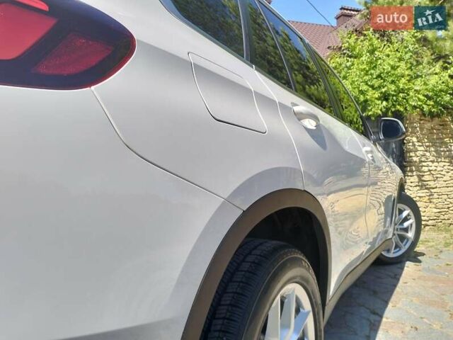Белый БМВ Х5, объемом двигателя 2 л и пробегом 68 тыс. км за 53800 $, фото 33 на Automoto.ua