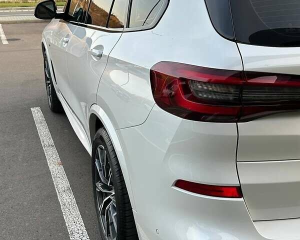 Белый БМВ Х5, объемом двигателя 2 л и пробегом 49 тыс. км за 69900 $, фото 9 на Automoto.ua