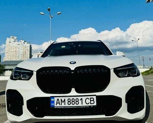 Белый БМВ Х5, объемом двигателя 3 л и пробегом 84 тыс. км за 74900 $, фото 2 на Automoto.ua