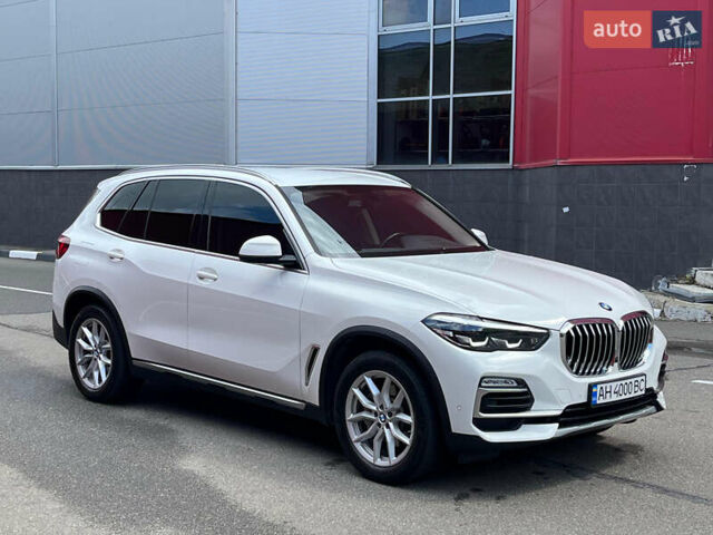 Белый БМВ Х5, объемом двигателя 2.99 л и пробегом 38 тыс. км за 67900 $, фото 3 на Automoto.ua