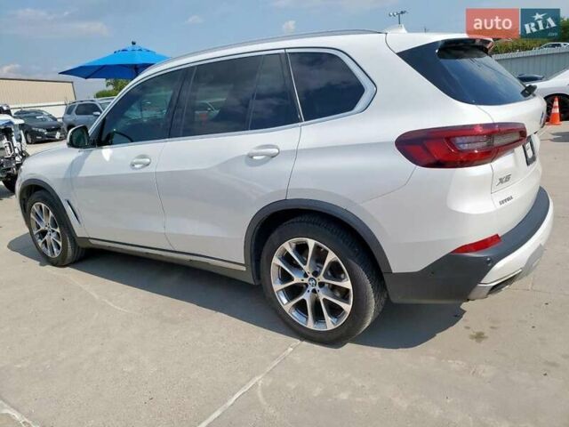 Белый БМВ Х5, объемом двигателя 3 л и пробегом 136 тыс. км за 21900 $, фото 1 на Automoto.ua