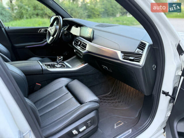 Белый БМВ Х5, объемом двигателя 3 л и пробегом 72 тыс. км за 71800 $, фото 58 на Automoto.ua