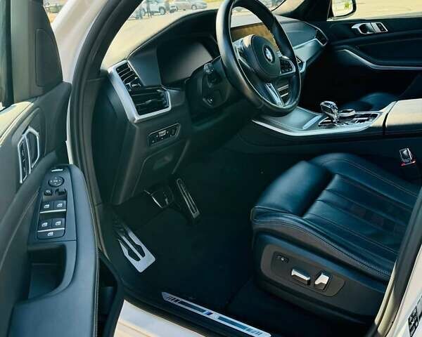 Белый БМВ Х5, объемом двигателя 3 л и пробегом 84 тыс. км за 74900 $, фото 6 на Automoto.ua