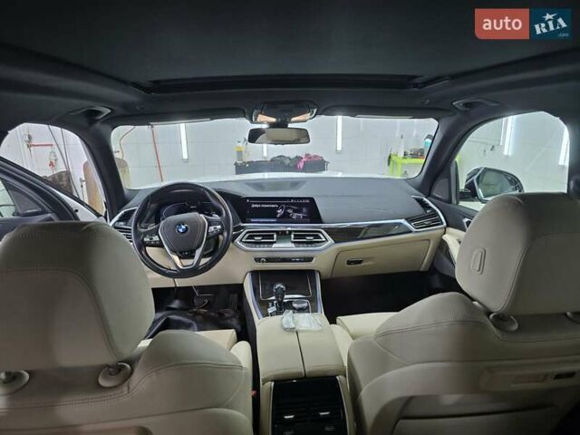 Белый БМВ Х5, объемом двигателя 3 л и пробегом 59 тыс. км за 60500 $, фото 25 на Automoto.ua