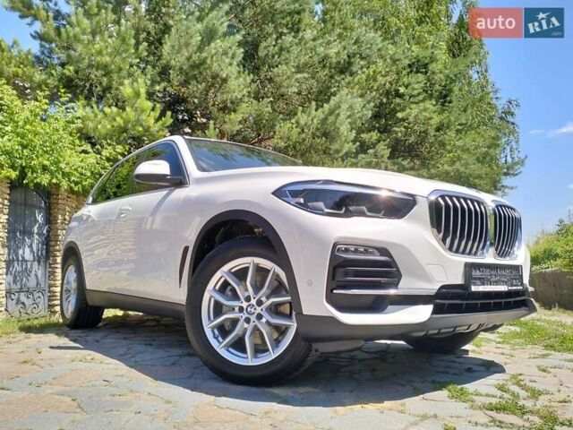 Белый БМВ Х5, объемом двигателя 2 л и пробегом 68 тыс. км за 53800 $, фото 30 на Automoto.ua