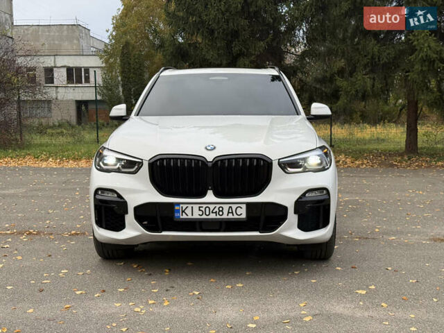 Белый БМВ Х5, объемом двигателя 3 л и пробегом 52 тыс. км за 55555 $, фото 1 на Automoto.ua