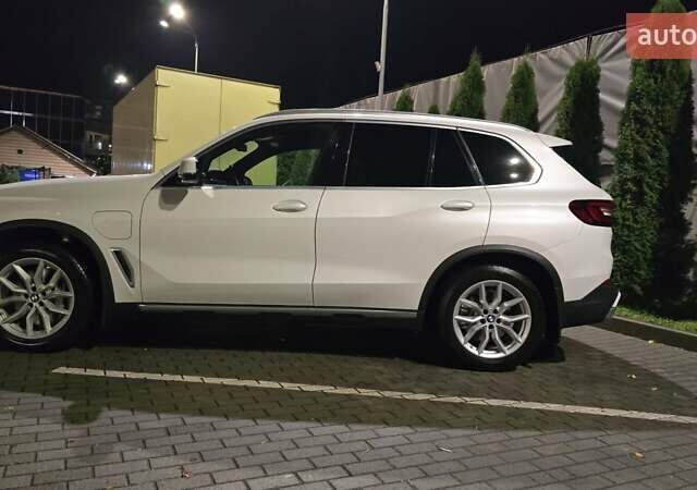 Белый БМВ Х5, объемом двигателя 3 л и пробегом 59 тыс. км за 60500 $, фото 33 на Automoto.ua