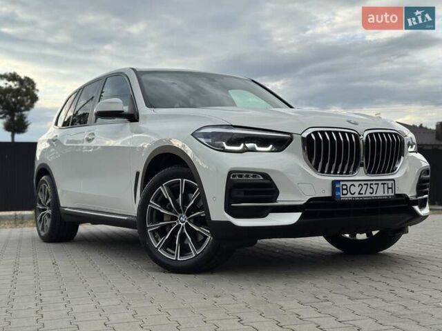 Білий БМВ Х5, об'ємом двигуна 2 л та пробігом 74 тис. км за 54200 $, фото 1 на Automoto.ua