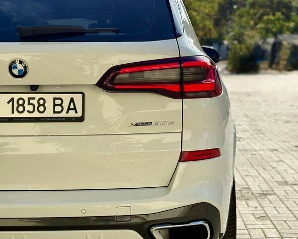 БМВ Х5 2021 у Дніпро (Дніпропетровську) на Automoto.ua Білий БМВ Х5, об'ємом двигуна 2.99 л та пробігом 95 тис. км за 64500 $, фото 15 на Automoto.ua